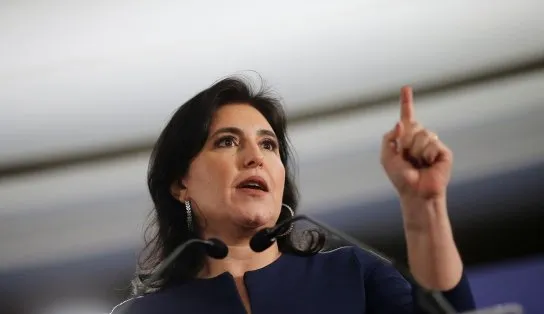 Simone Tebet admite desejo por certo ministério e ouve que PT também quer a pasta