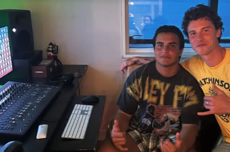 Shawn Mendes e filho de Ivete tiram foto na casa da cantora: 'Sempre bem-vindo'