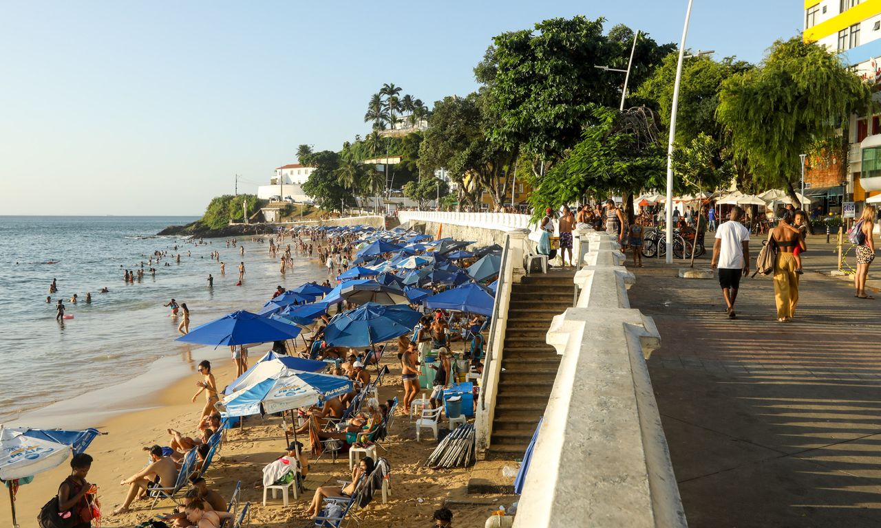 Homem é encontrado morto nas proximidades do Porto da Barra, em Salvador. Foto: Divulgação