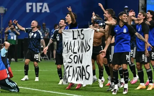 Argentina pode ser punida pela Fifa após faixa sobre as Ilhas Malvinas