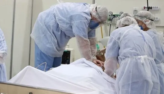 Com quase 205 mil casos de Covid-19 em 24 horas, Brasil bate recorde diário;  total de infectados totaliza 23.416.748