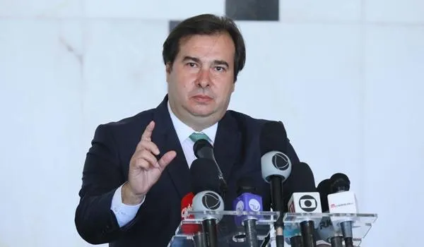 Maia defende aprovação de PEC Emergencial antes do Orçamento de 2021