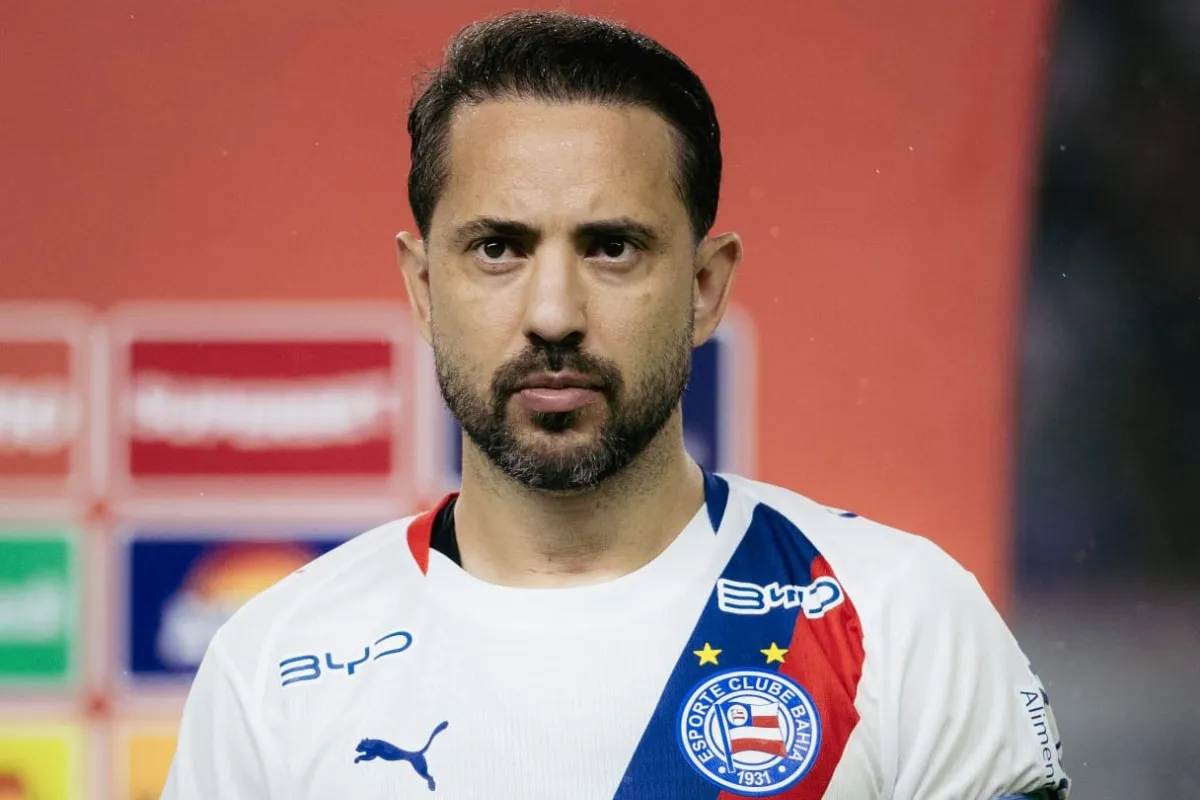Everton Ribeiro passa por procedimento após problema crônico; entenda