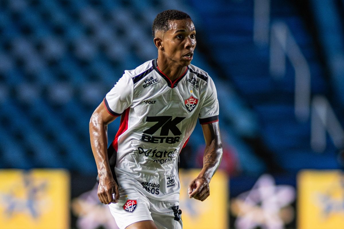 O Vit&oacute;ria ter&aacute; o retorno do volante Eden&iacute;lson contra Athletico-PR neste domingo (26), pela S&eacute;rie A. Foto: Victor Ferreira/EC Vit&oacute;ria