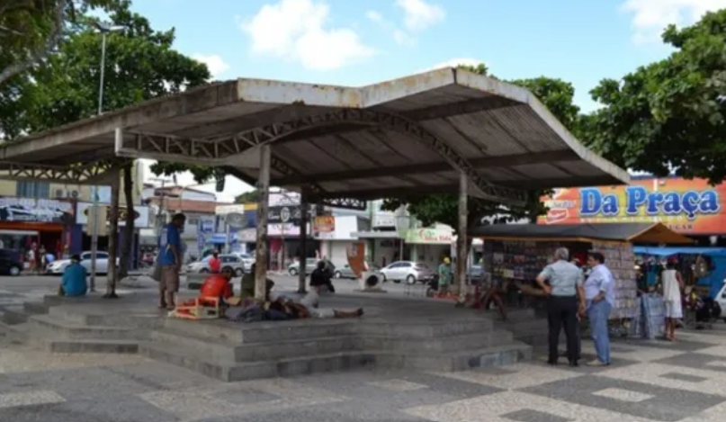 M&atilde;e e filho s&atilde;o atingidos por bala perdida em pra&ccedil;a de Feira de Santana. |Foto: Prefeitura de Feira de Santana