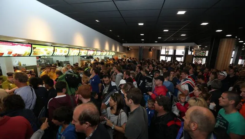 Veja o que você nunca deve pedir em fast-foods, segundo os próprios funcionários