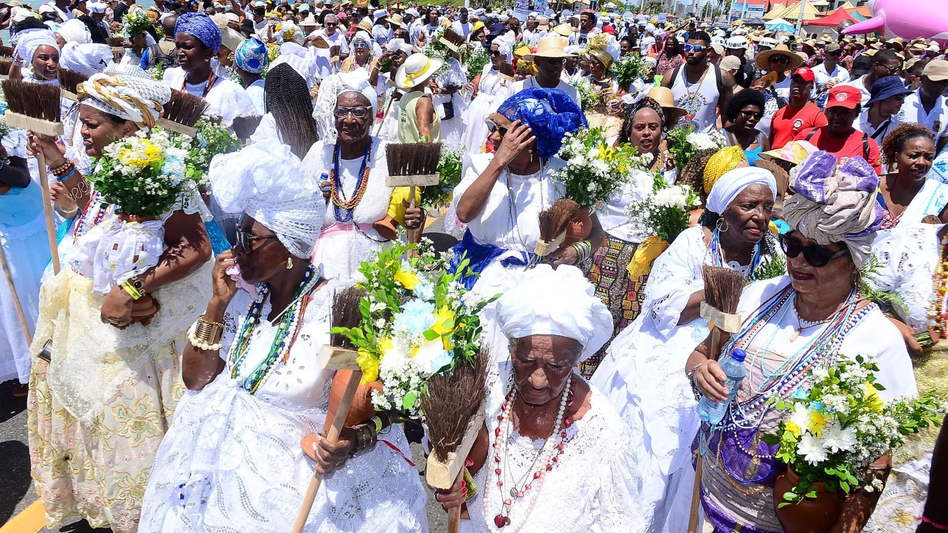 Lavagem de Itapuã celebra 121 anos com tradição e fé em Salvador