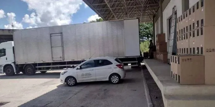 Carga de cigarro irregular avaliada em R$ 3,1 milhões é apreendida em Vitória da Conquista