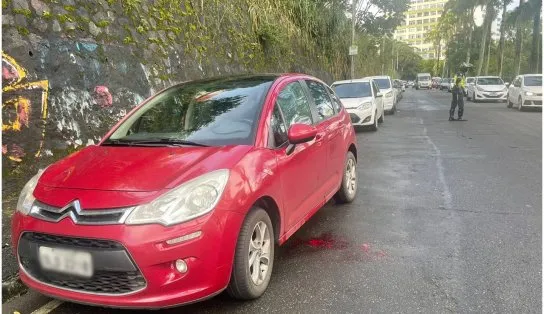 Mulher é baleada durante tentativa de assalto em Salvador; vítima chegava ao trabalho