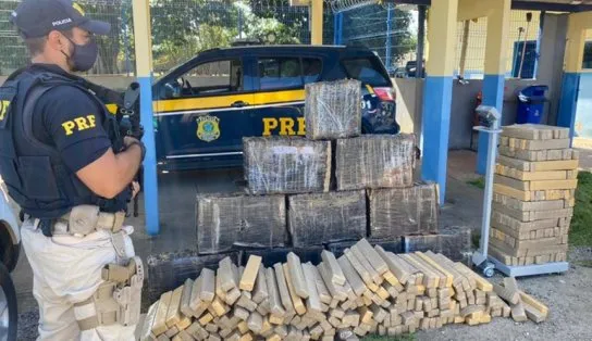 PRF apreende mais de 1 tonelada de maconha em veículos que trafegavam na BR-116; seis foram presos
