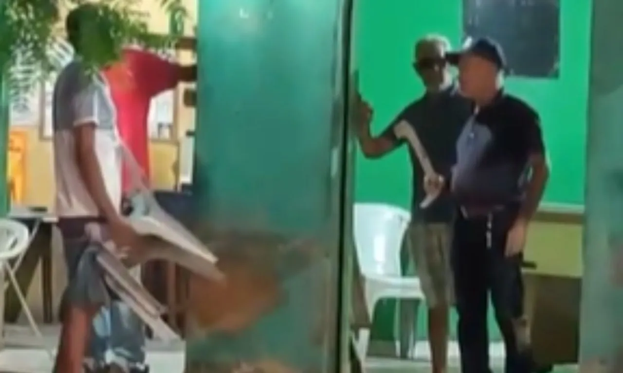 VÍDEO: homem é morto a facadas após discussão em bar na Bahia