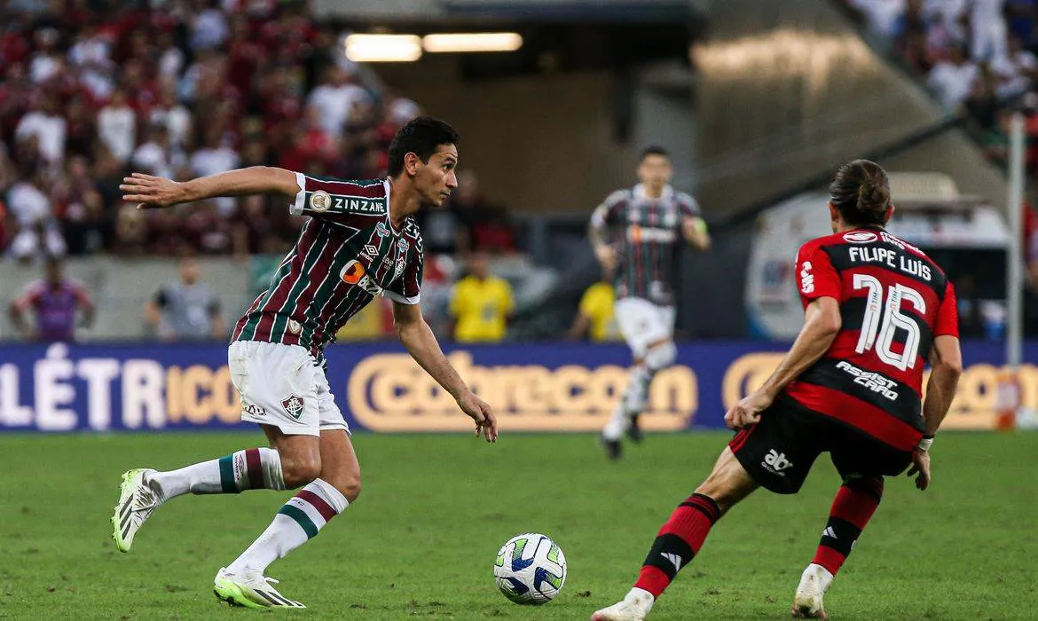 Futebol: Flamengo enfrenta Fluminense no Maracanã de olho no título Brasileiro