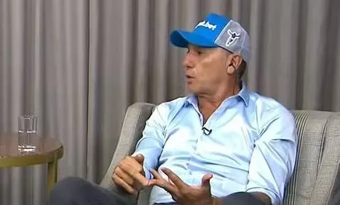 Renato Gaúcho sugere Brasileirão sem rebaixamento em Meio às enchentes no Rio Grande do Sul