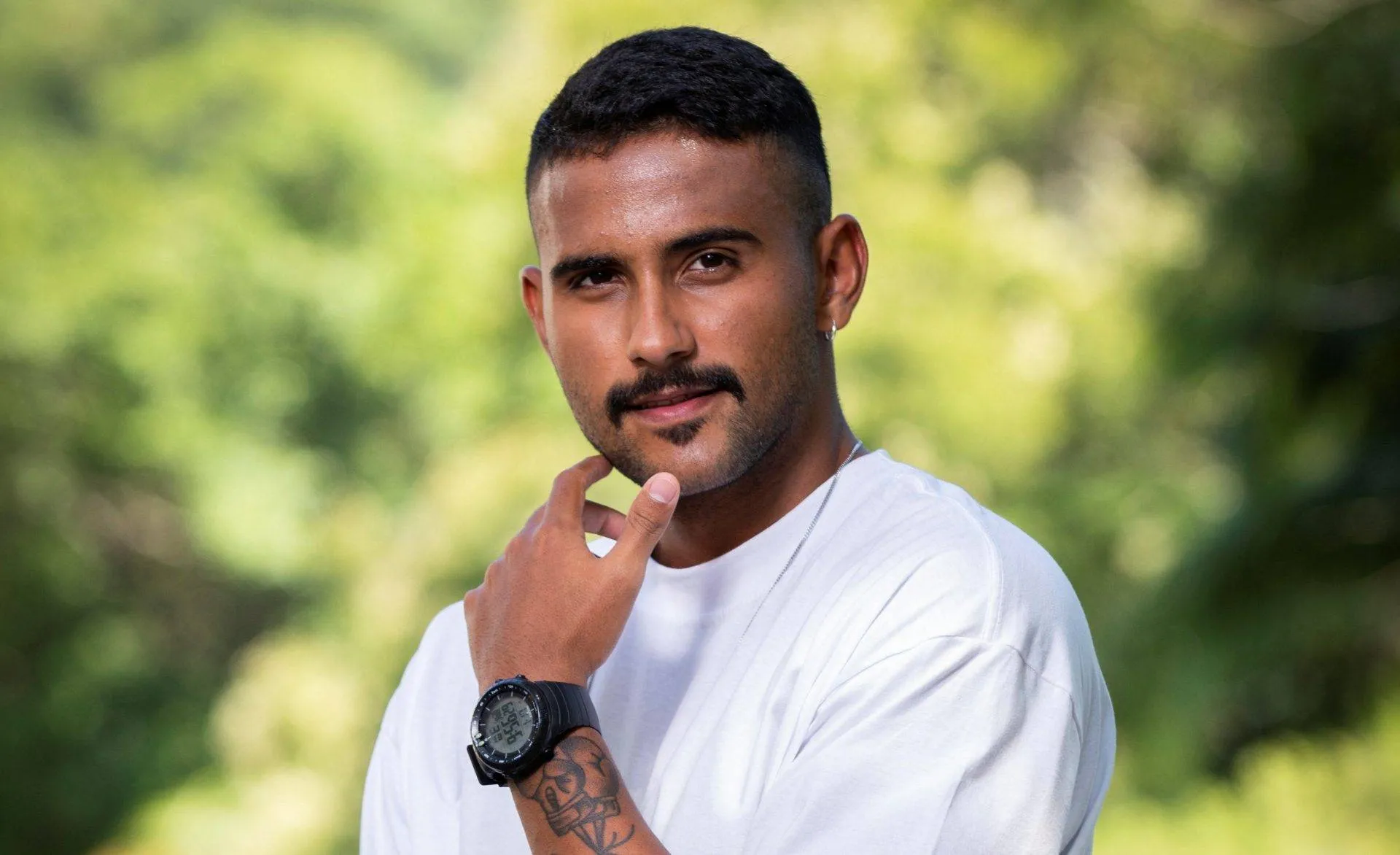 Lucas Pizane, do BBB 24, relata dificuldade em autoaceitação: 'Passei borracha na minha pele, tinha 7 anos'
