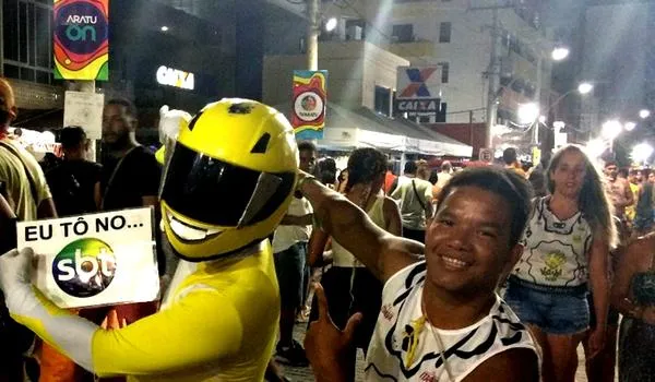 Vídeo: Turistas enaltecem Carnaval de Salvador e cobertura da Aratu; assista