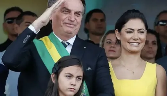 Após bullying, filha de Bolsonaro vai deixar colégio, diz coluna