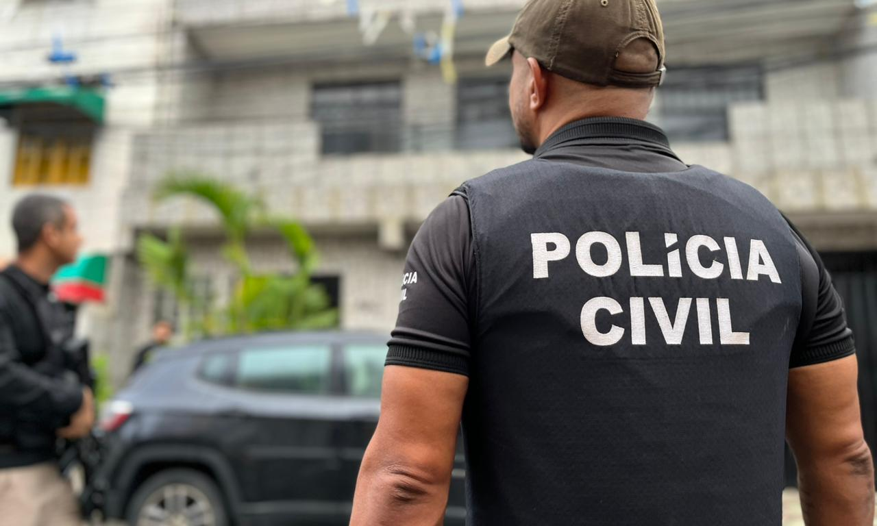 Homem &eacute; preso por estuprar filha de ex-companheira por vingan&ccedil;a na Bahia.Foto: PCBA