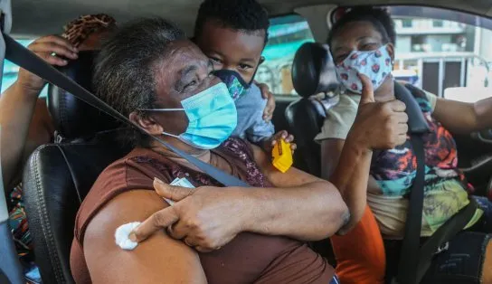 Salvador bate recorde ao vacinar 18,5 mil pessoas em um único dia