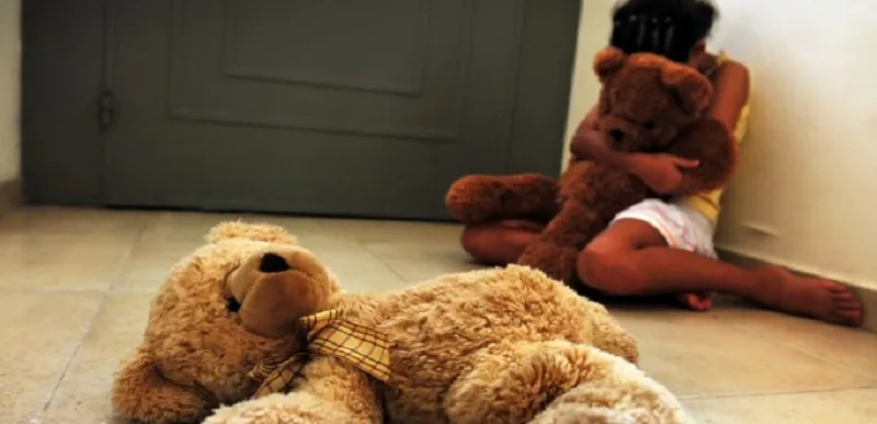 TEIXEIRA DE FREITAS: Pedreiro que estuprava filha de 12 anos é preso após flagrante da mãe
