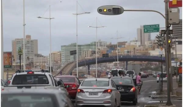 Inteligência artificial vai ajudar Transalvador na gestão do tráfego na capital; investimento é de R$ 5 milhões 