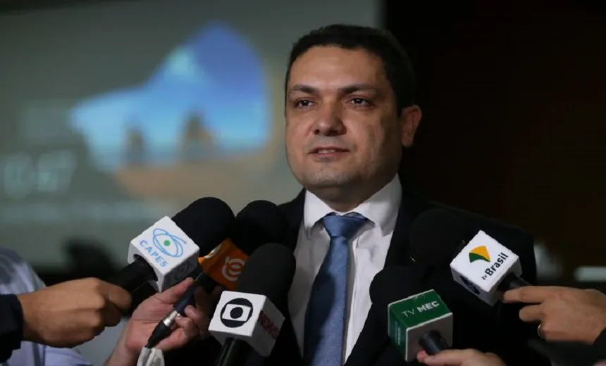 MEC anuncia o desbloqueio de 679 bolsas de pós-graduação