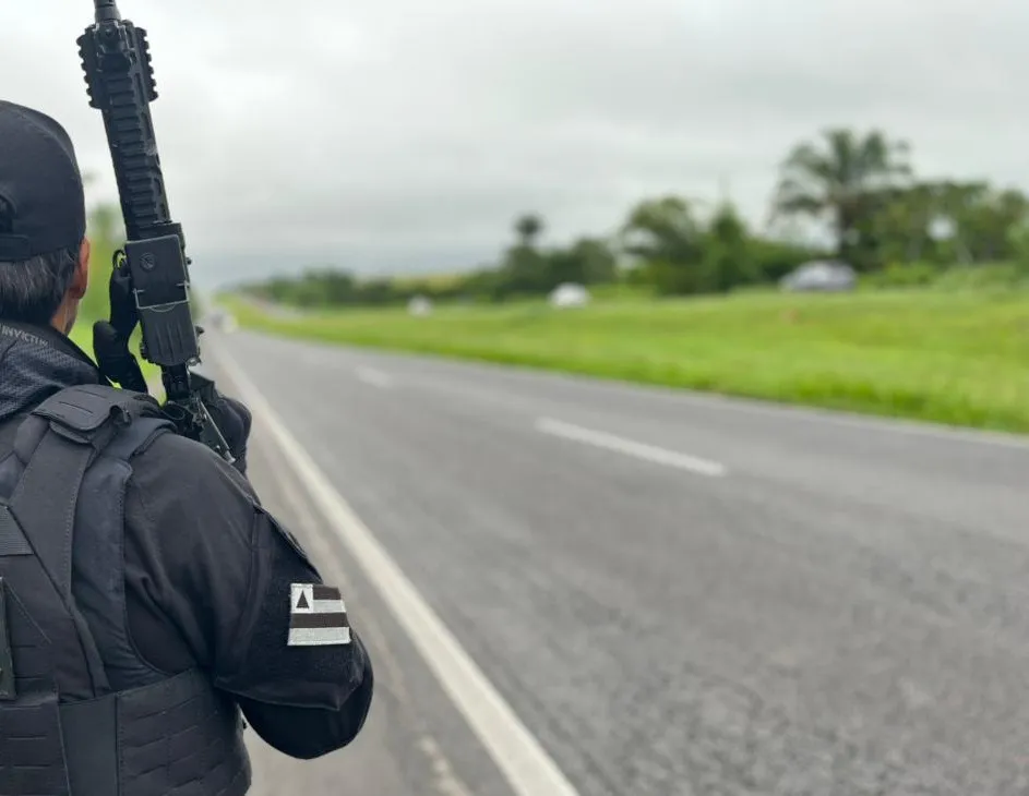 Homem investigado por estupro e estupro de vulnerável é preso em van na Bahia