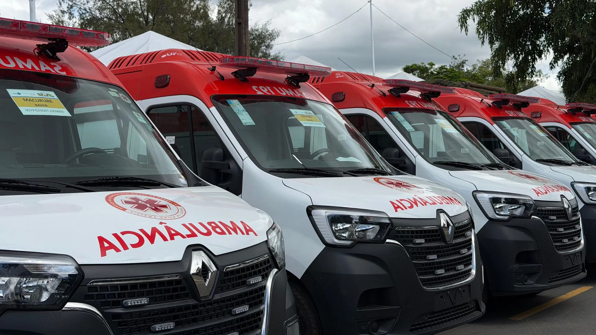 Na Bahia, Lula entrega ambulâncias e anuncia investimentos no Irmã Dulce