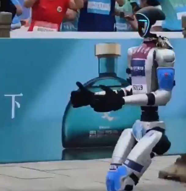 Robôs Correm Meia Maratona Com Humanos Na China; Vídeo