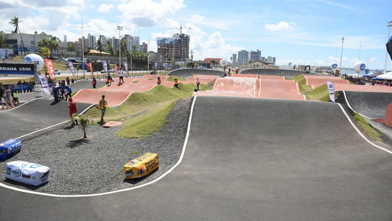 Salvador inaugura nova pista de bicicross na orla de Pituaçu