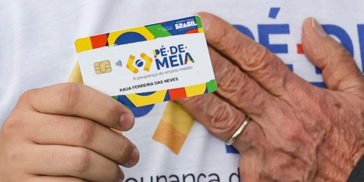 Pé de Meia incentiva permanência de jovens nas escolas.Foto: Marcelo Camargo | Agência Brasil