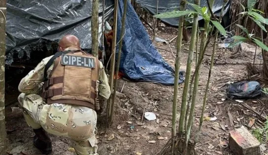 Polícia Militar desmonta acampamentos e apreende arma de traficantes