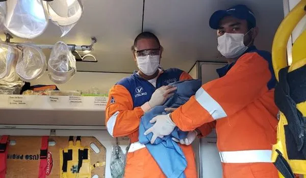 Mulher dá à luz em unidade de resgate na BR-116, em Vitória da Conquista