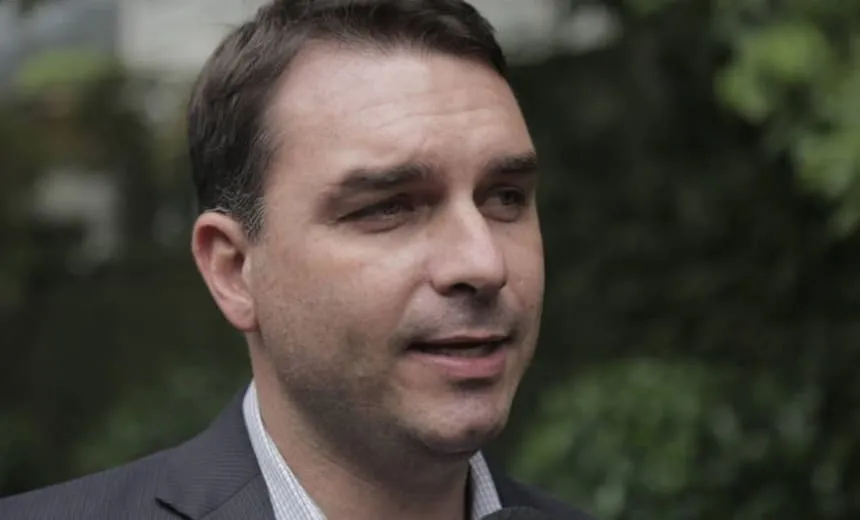 Ministro do STF nega pedido de Flávio Bolsonaro e mantém investigação no Rio