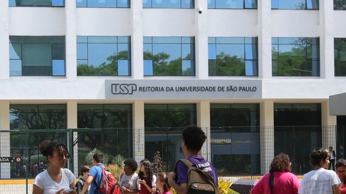 Fuvest 2026: mais de 111 mil pessoas fazem vestibular no domingo (23)
