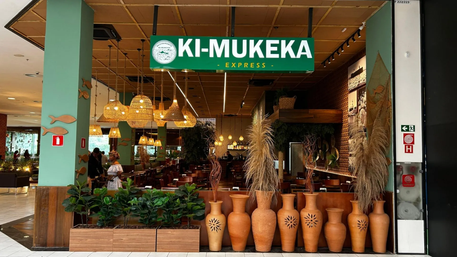 Ki-Mukeka inaugura unidade express no Shopping Paralela