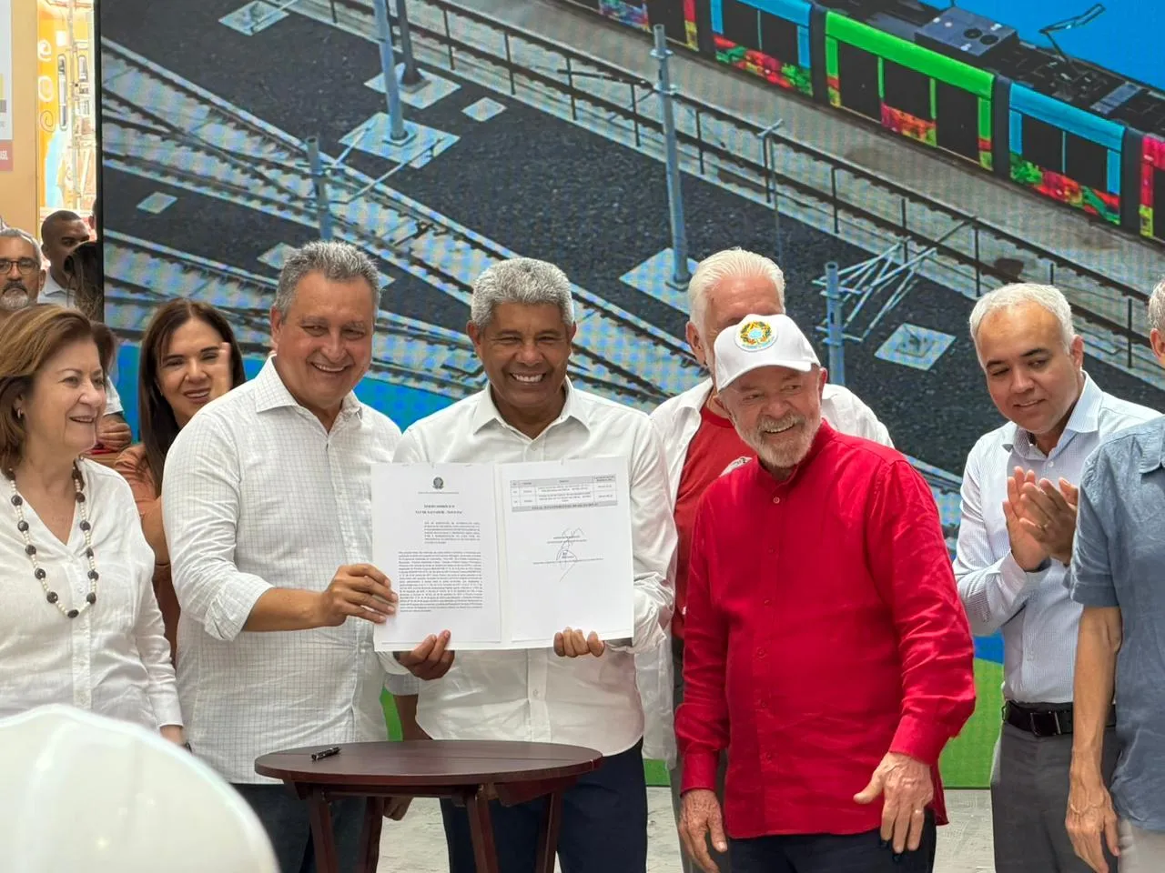 Com presença de Lula, governo autoriza ampliação do metrô até o Campo Grande