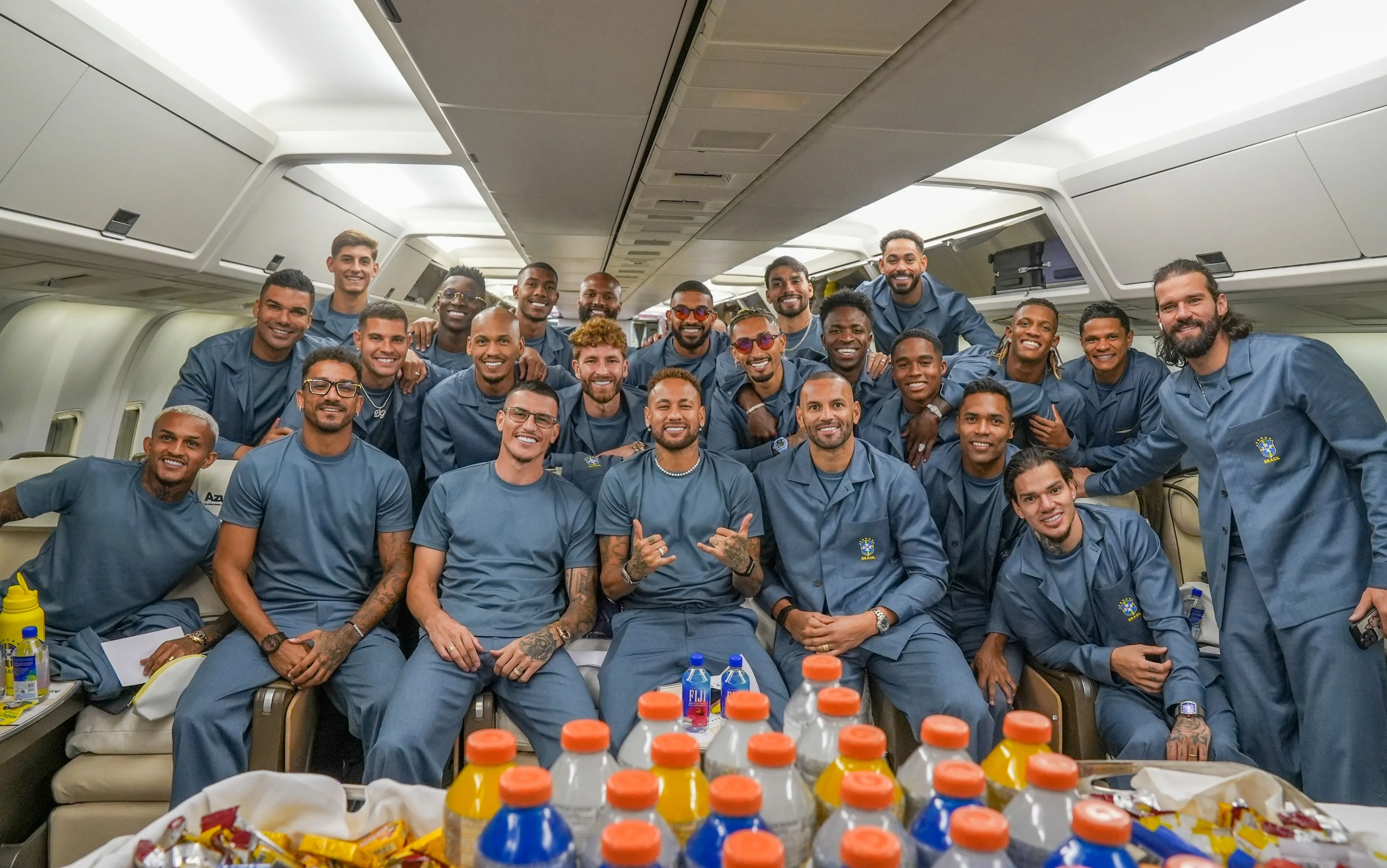 Seleção brasileira embarca para a Copa e segue preparação nos EUA 