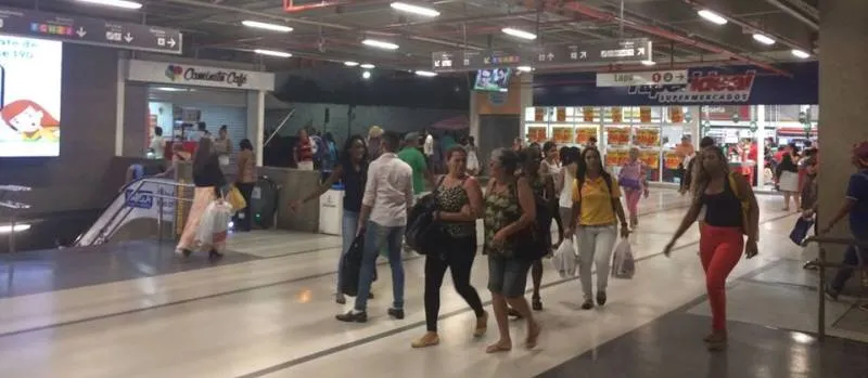 TENSÃO: Assalto na Estação da Lapa resulta em tiroteio e correria; “Até o segurança correu”