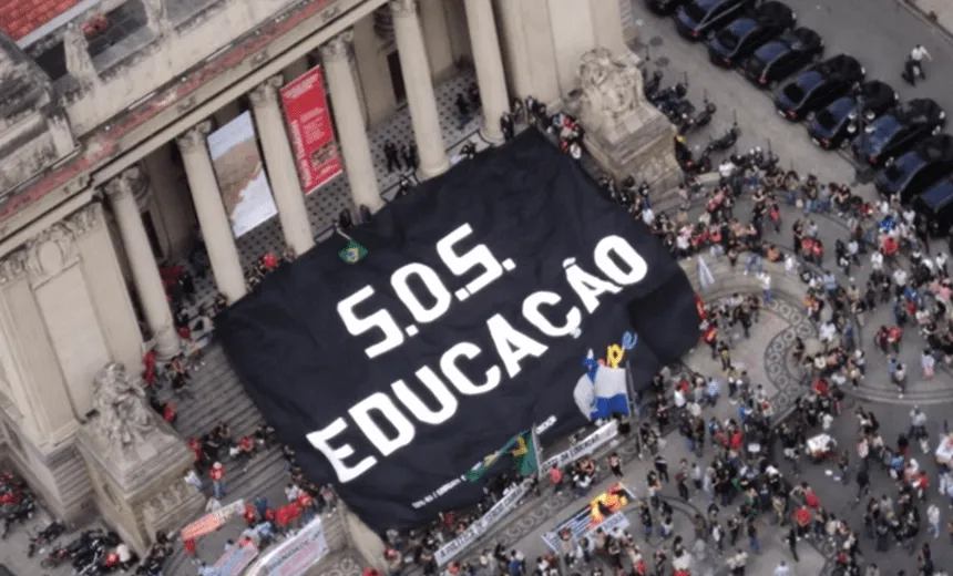 Protestos contra cortes de verba na educação acontecem nesta quinta na Bahia; confira