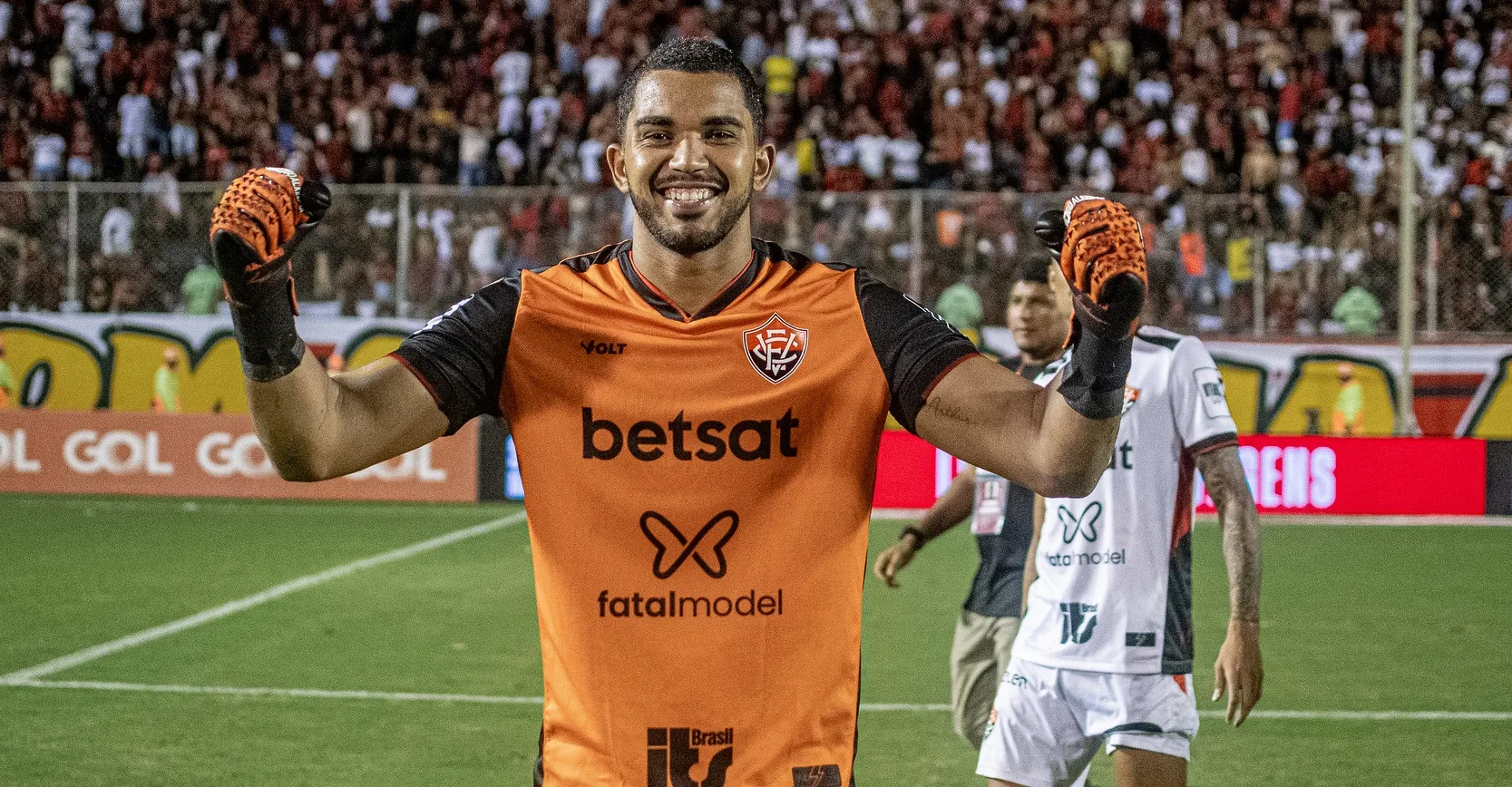 Arcanjo completa 170 jogos pelo Vitória e iguala Viáfara como 4º goleiro que mais jogou pelo clube
