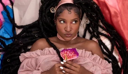 Larissa Luz ressignifica deusa Afrodite no EP Deusa Dulov Vol. 1