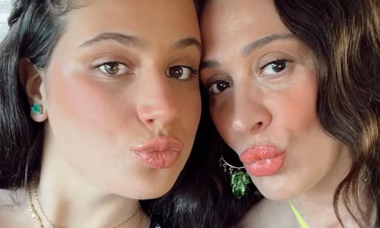 Claudia Raia presenteou filha com vribrador, quando ela tinha 12 anos.