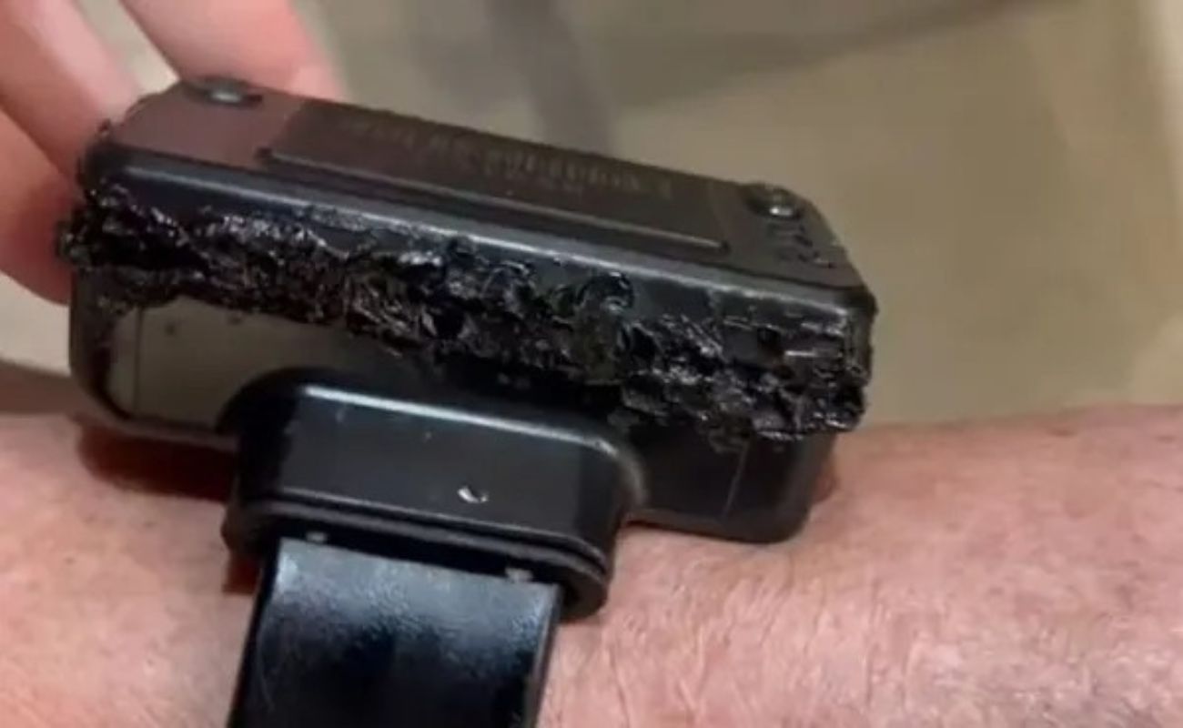 Bolsonaro admite ter violado tornozeleira com ferro de solda