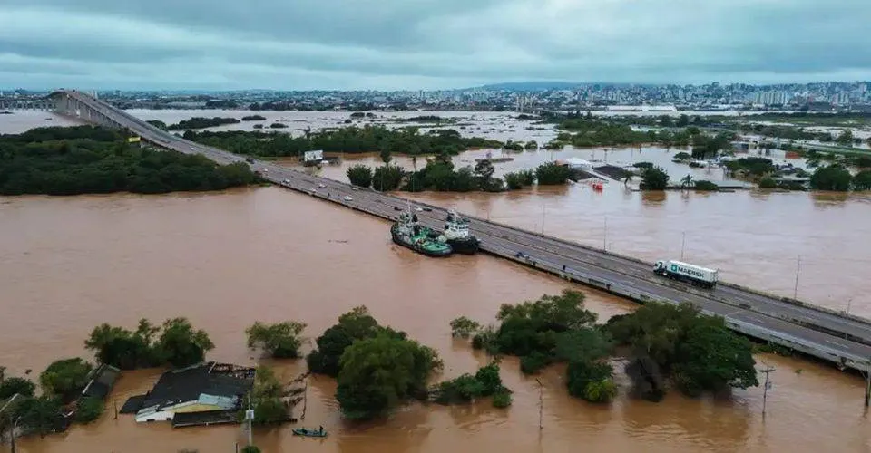 VÍDEOS: Bombeiros baianos seguem nas operações no Rio Grande do Sul; 169 pessoas e 2 cachorros foram salvos