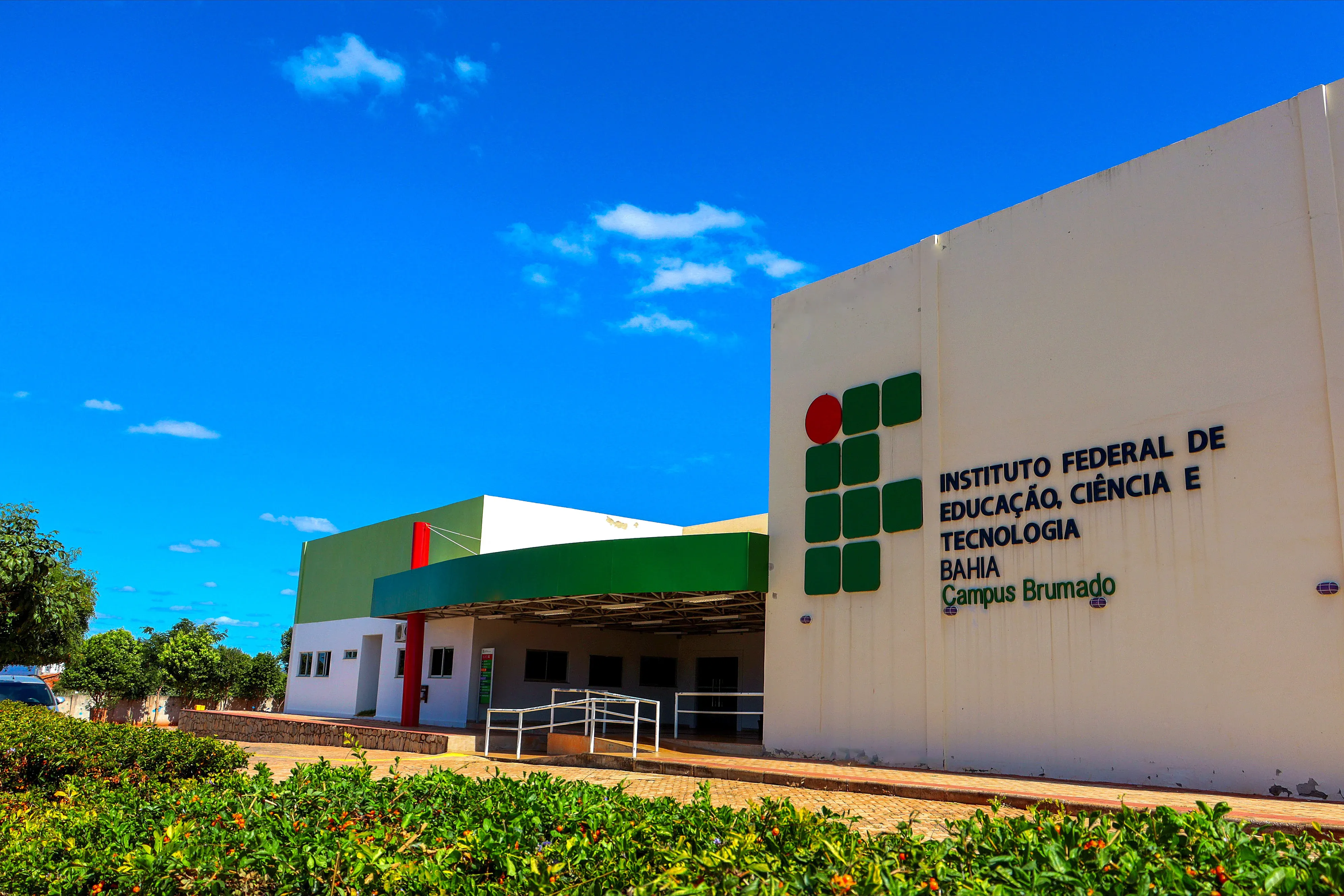 IF Baiano abre seleção com salários de até R$ 8,3 mil para professores substitutos