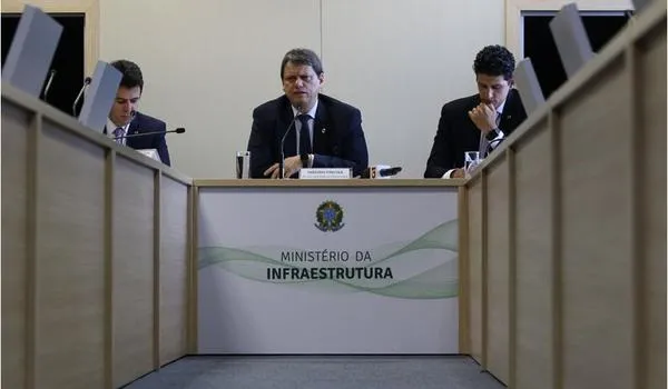 Governo quer leiloar 44 ativos de infraestrutura em 2020, diz ministro