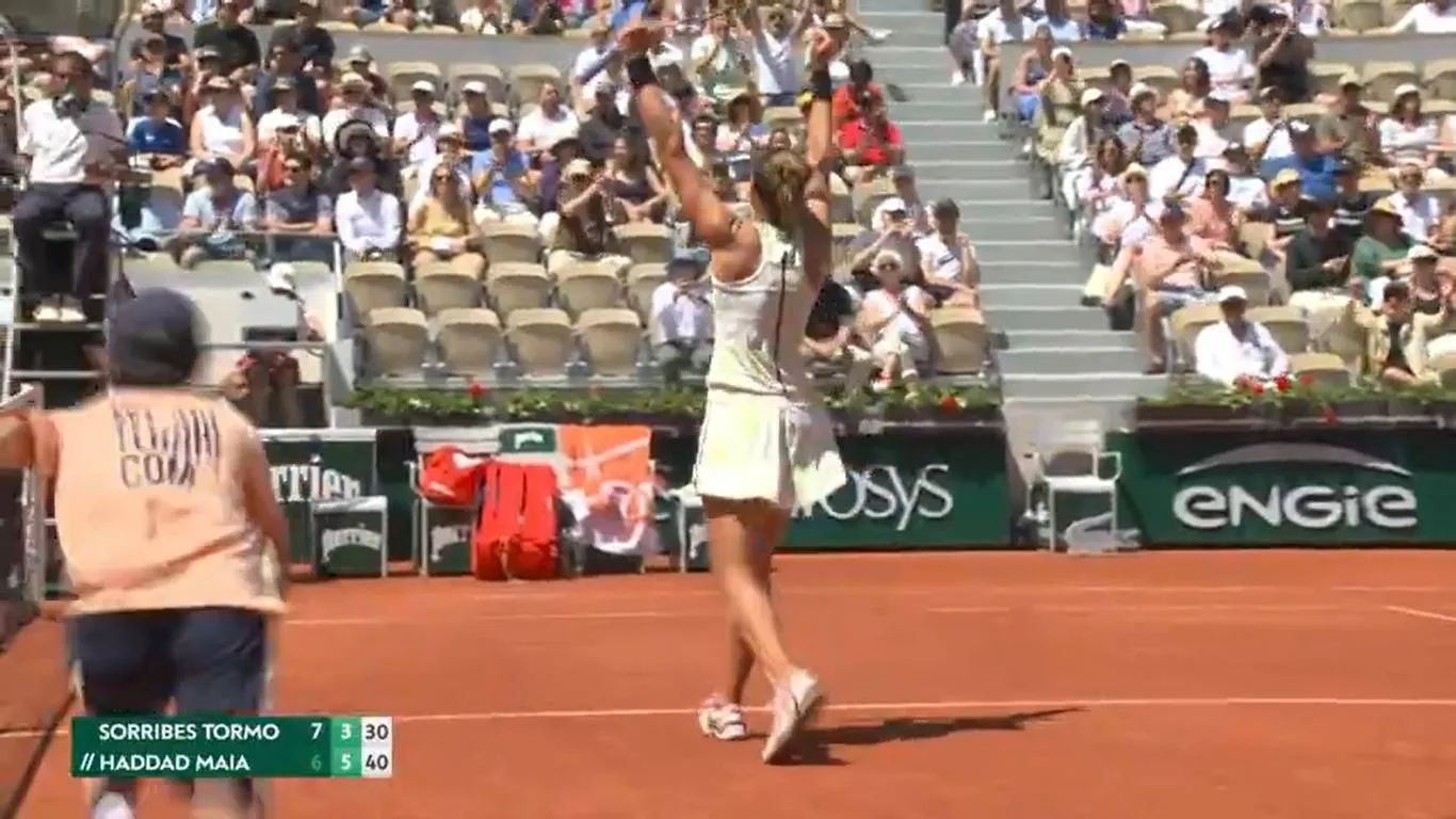 Bia Haddad vai às quartas de Roland Garros e quebra jejum de 55 anos na competição
