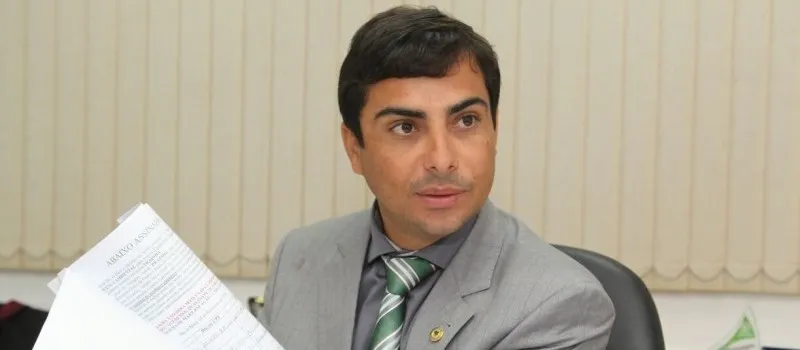 ‘SOS ANIMAIS’: Van de deputado, utilizada para resgate de animais, pega fogo em Ondina