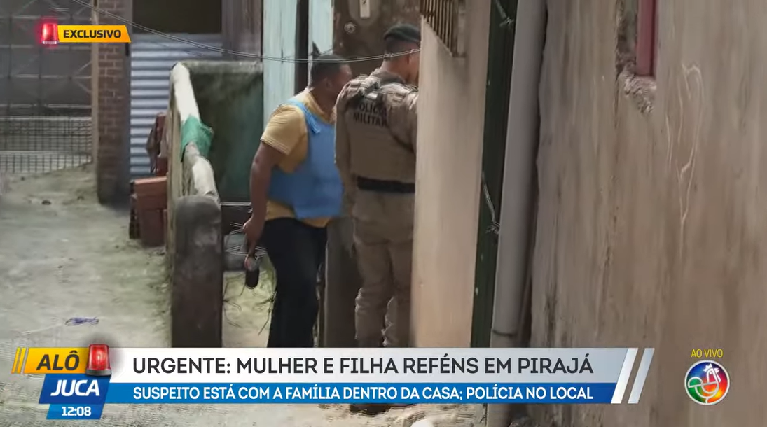 Mulheres e uma Crian&ccedil;a ref&eacute;ns em Piraj&aacute;. Foto: Reprodu&ccedil;&atilde;o TV Aratu