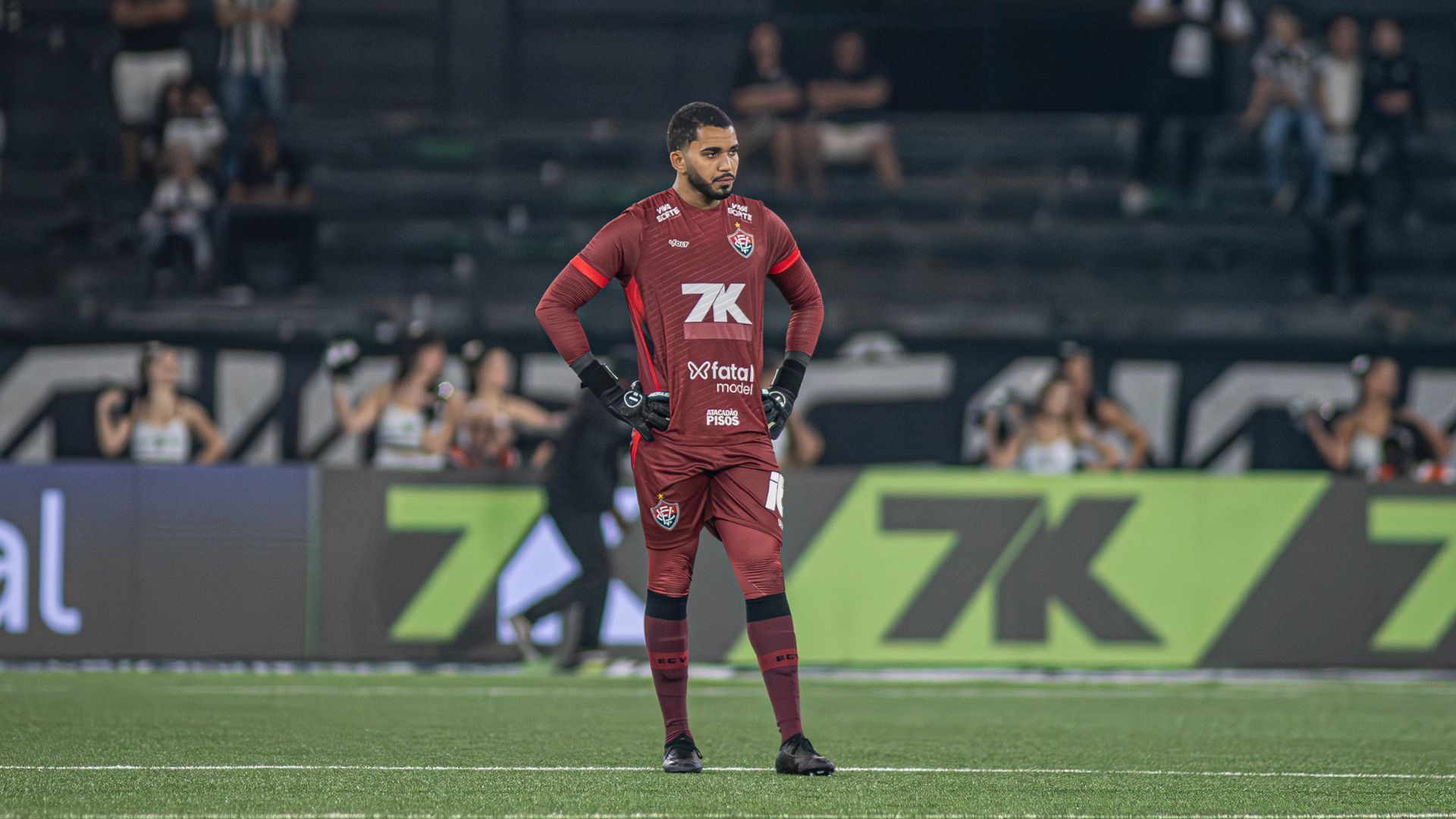 Lucas Arcanjo fez ao menos três defesas difíceis apenas no primeiro tempo | Foto: Victor Ferreira/EC Vitória